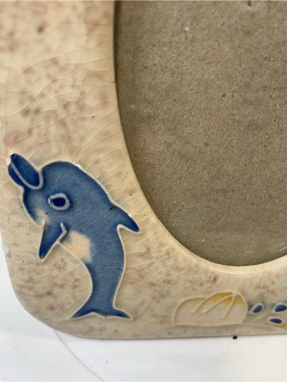 Crackle Ceramic Dolphin & Seaweed Square with Oval Picture               3837